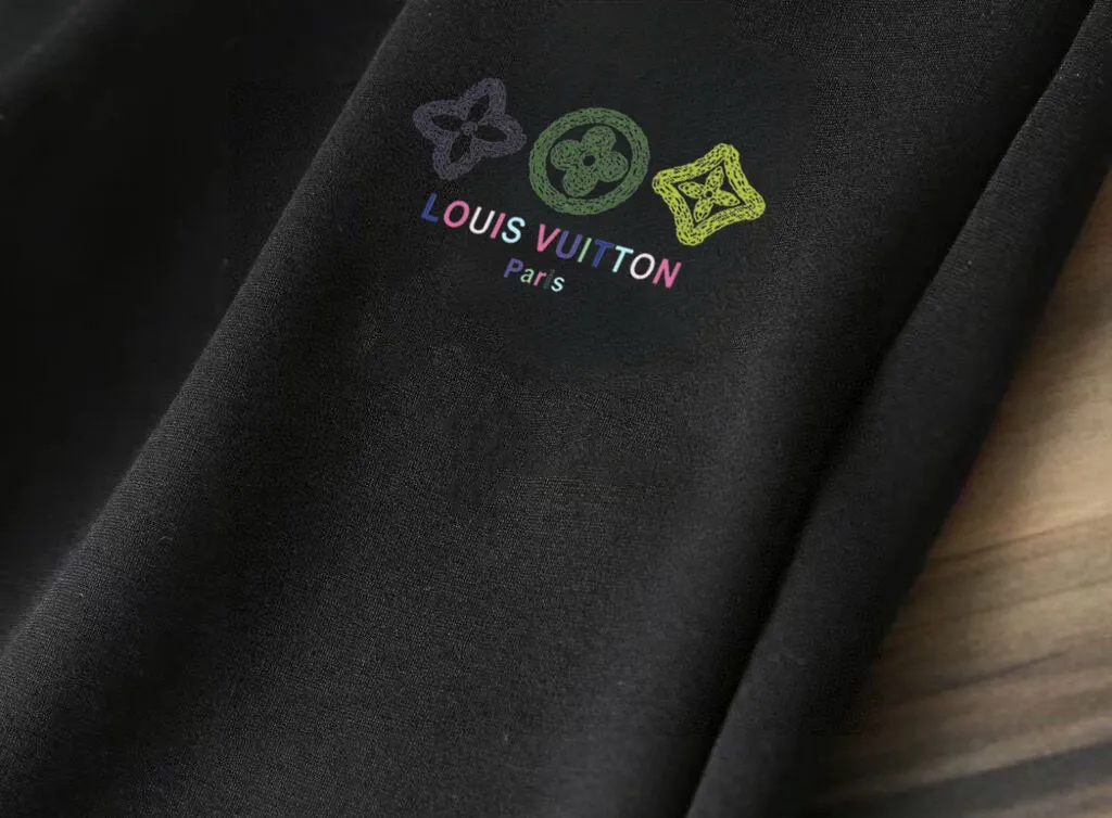 🅿️400 [LV Louis Vuitton] (Fat Man Gospel) hot-selling suit is coming. Focus on the original version of the official website. 2025 new hot-selling cardigan sweater suit. The original order is the best. 🇭🇰The meticulous work of top designers is dedicated to a fitting and perfect upper body effect. 100% natural high-quality Roman cotton, close-fitting comfort, noble and elegant! Original hardware embodies elegance and nobility! Counter size: M-5XL (maximum wear up to 220 pounds)